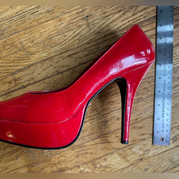 PLEASER RED PLATFORMS - Picture 13 of 14